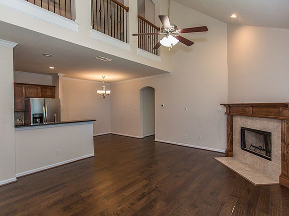5th image of 2201 Highland Villa Ln