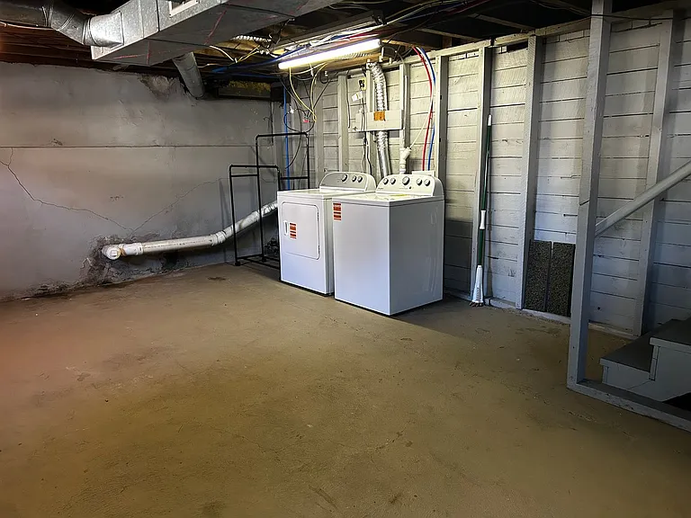 111 N Main St — Photo 10