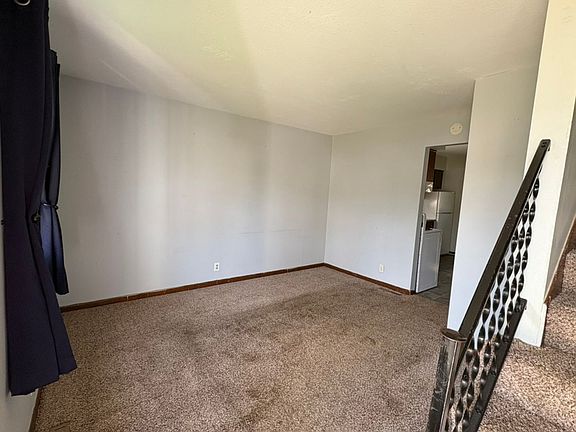 3rd image of 1022 Lakeview Dr APT A