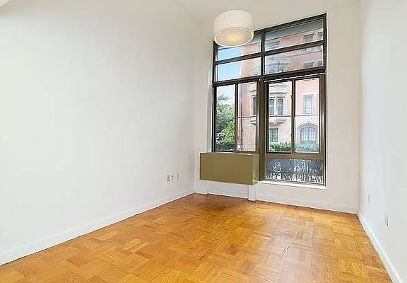 4th image of 460 W 20th St APT 1A
