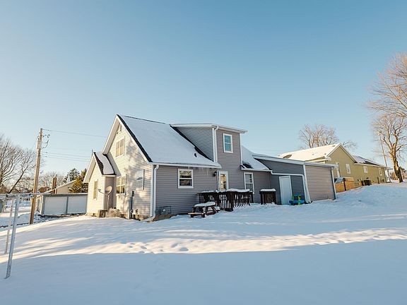 3rd image of 334 Highland St
