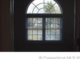 77A Commerce St, Clinton, CT 06413