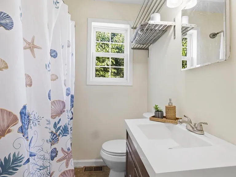 427 Harris Pl — Photo 8