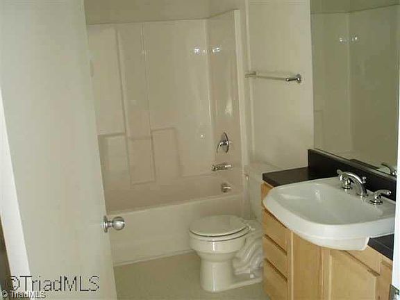 4th image of 411-307 W Washington St