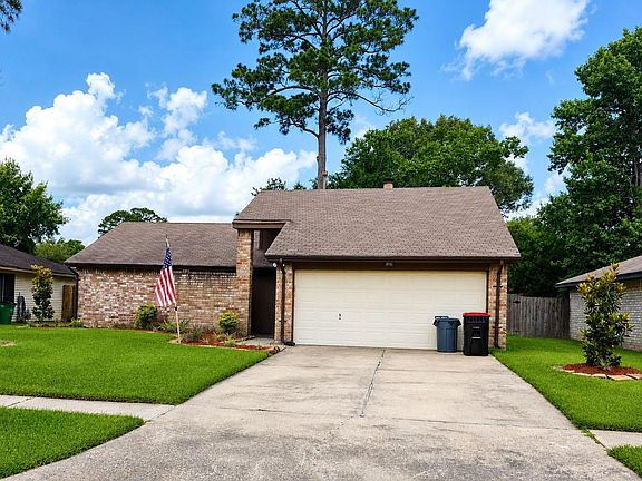 2nd image of 2527 N Spring Dr