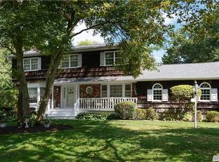 16 Cresthill Pl, Smithtown, NY 11787