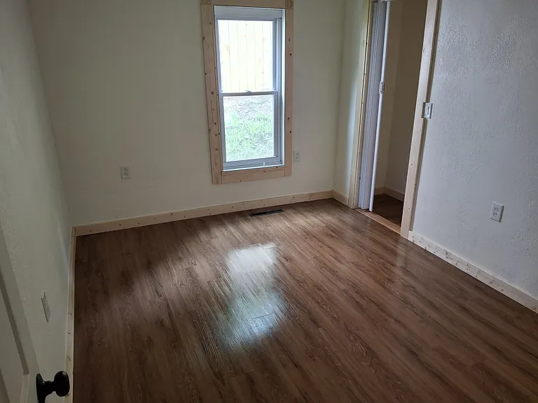 83 Glenview Ave — Photo 9