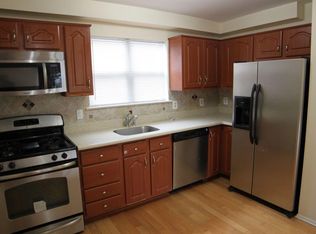 385 Keswick Dr, Piscataway, NJ 08854