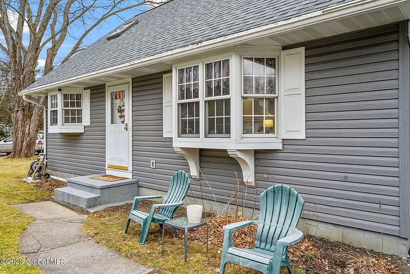 4th image of 27 E Wiggand Drive
