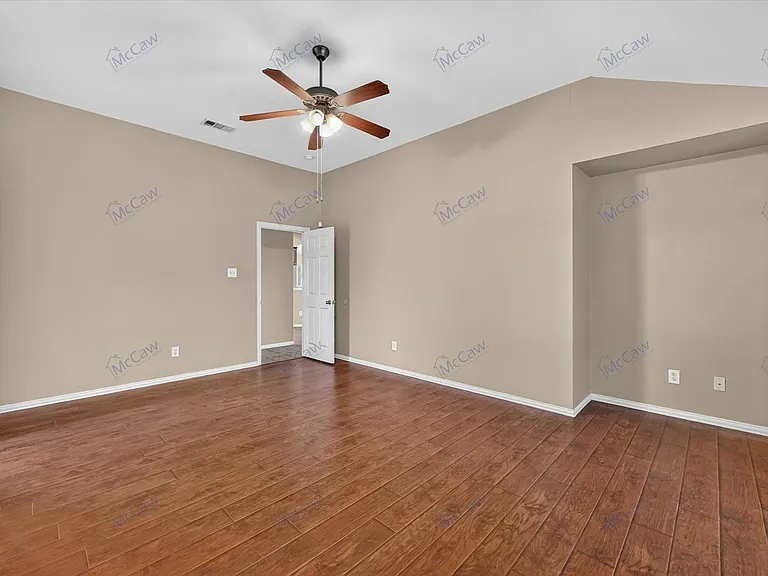 9068 Weller Ln — Photo 10