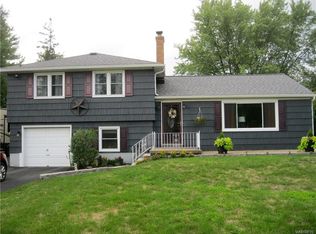 4465 Mapleton Rd, Lockport, NY 14094