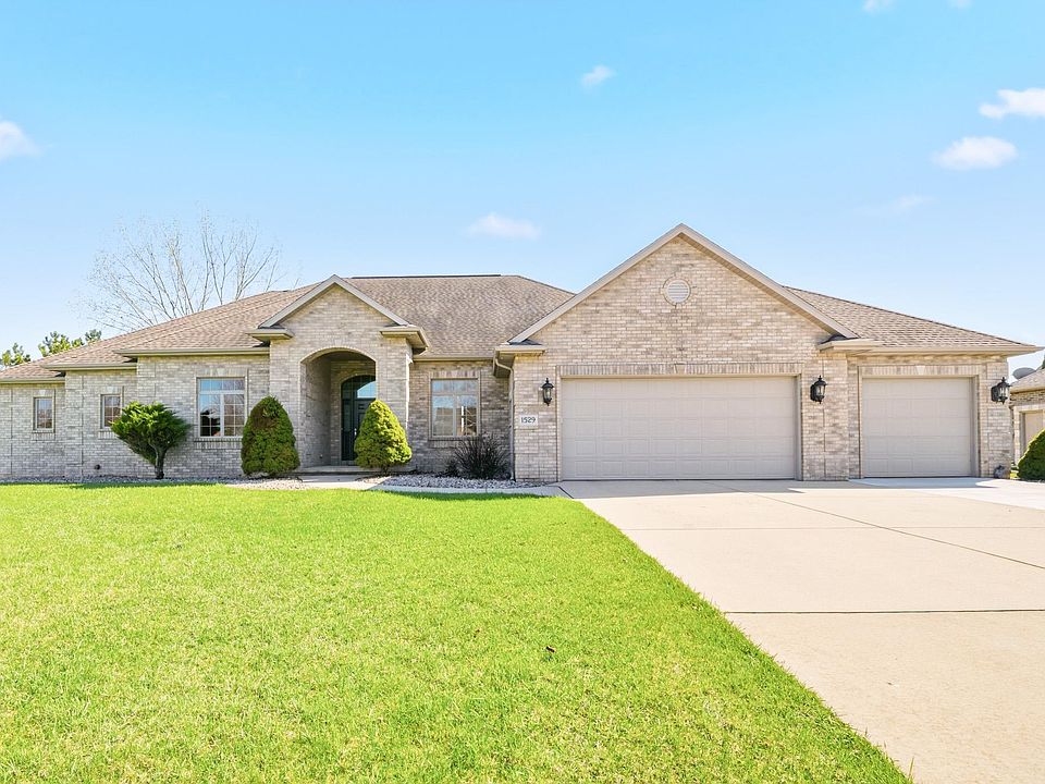 1st image of 1529 Silver Maple Dr
