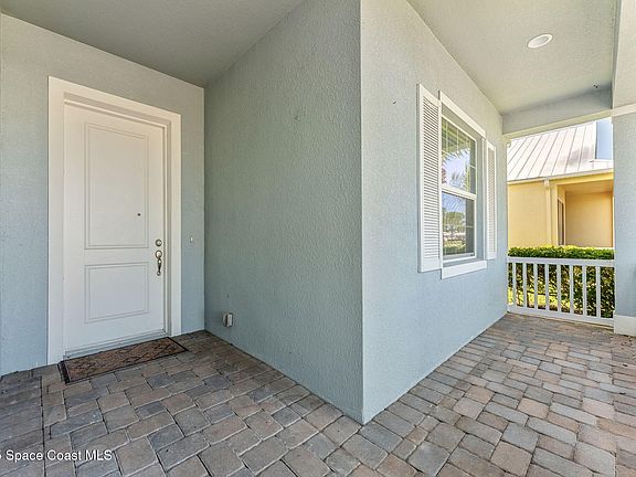 5th image of 3720 Alamanda Key Dr