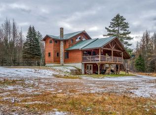 372 Paris Rd, Stark, NH 03582