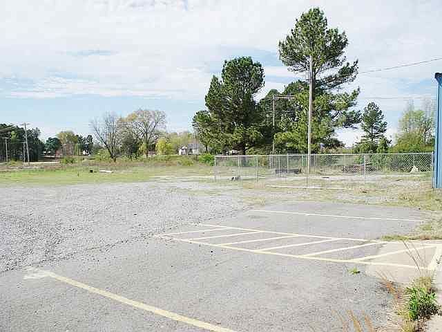 2nd image of 3801 E Race Ave