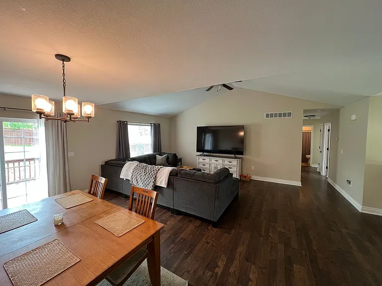 103 Copper Ct — Photo 3