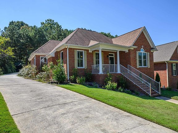 3rd image of 513 Magnolia Crest Cir