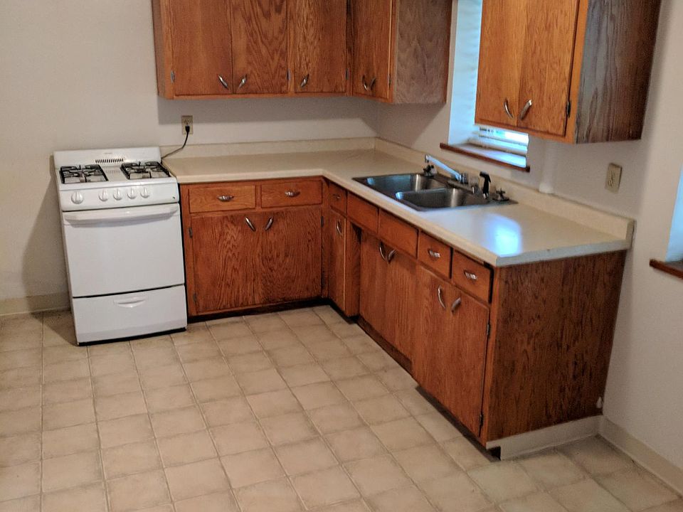 2nd image of 3947 Tyler St NE