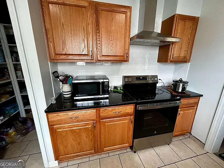 259 N Oliver St #A — Photo 15