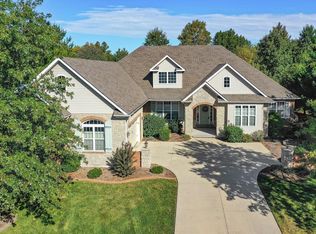 1007 Barteau Dr, Swansea, IL 62226