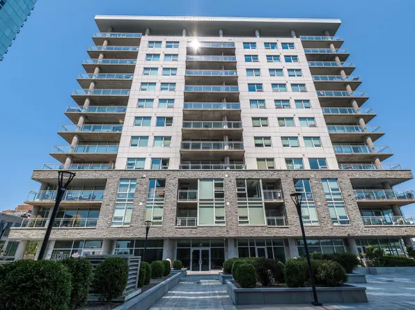 15 Kings Wharf Pl #908, Dartmouth, NS B2Y 0C2