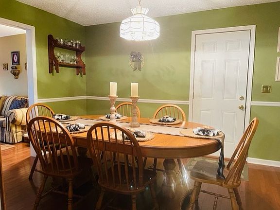 5th image of 329 Willow Dr