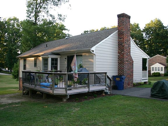 3rd image of 4601 Greenbriar Dr