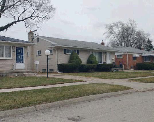 2nd image of 24664 Raven Ave