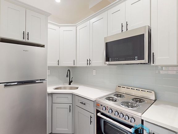 5th image of 239 E 28th St #Penthouse F