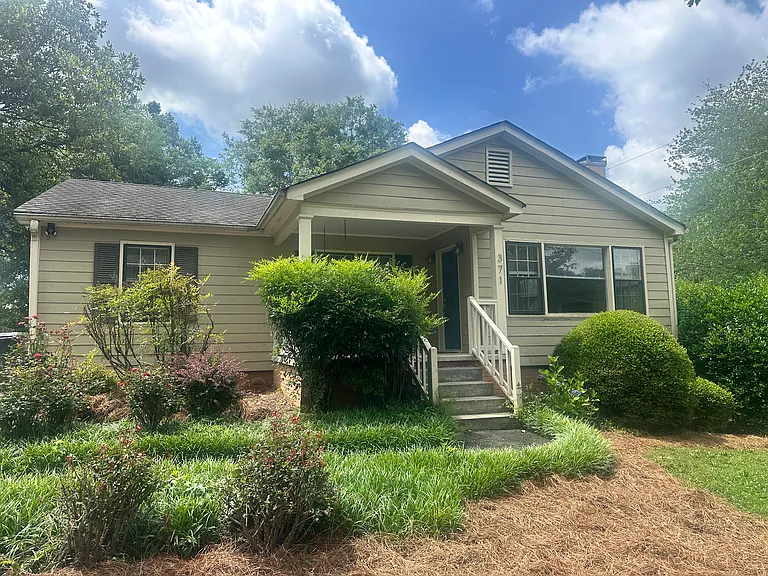 371 Cascade Dr NW — Photo 1