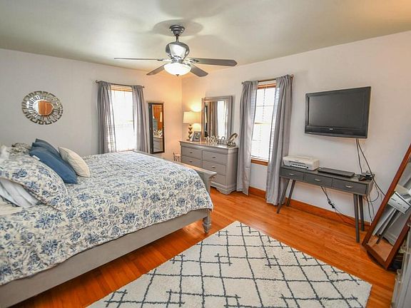 5th image of 827 Richards Ave