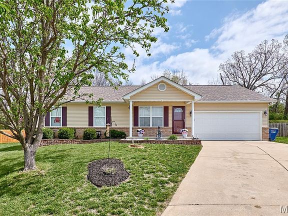 4th image of 30 Spring Hill Cir