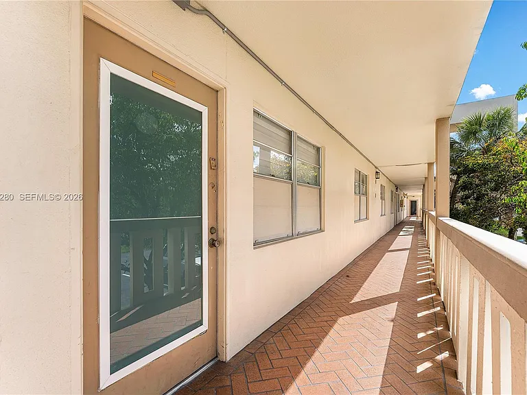 4301 Martinique Cir #H2 — Photo 23