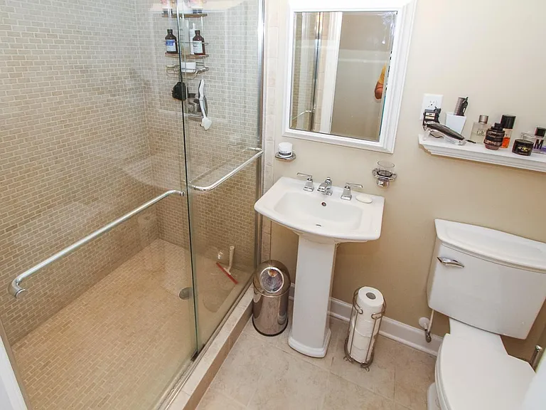 4316 Glenfall Ave — Photo 7