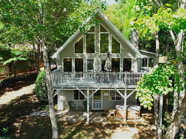 268 Mallard Rd, Lake Lure, NC 28746