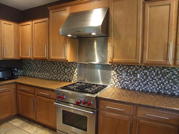 5th image of 1055 N Avenida Jeanine