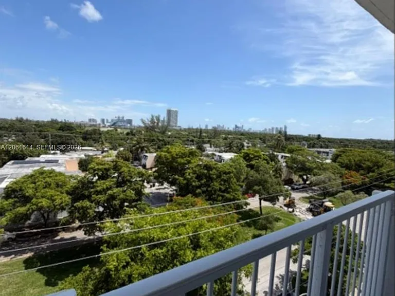 2020 NE 135th St #710 — Photo 12