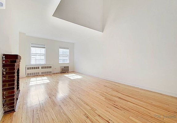3rd image of 402 E 83rd St APT 4D