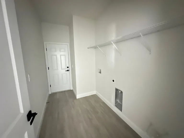 1557 W Elder Ln — Photo 28