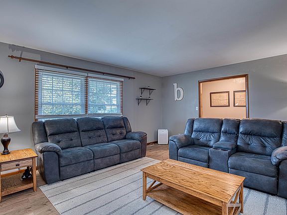 4th image of 3701 Debbie Ln