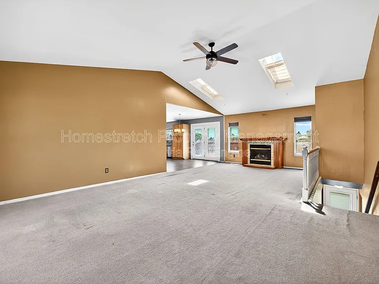 166 Royallprairie Ln — Photo 9