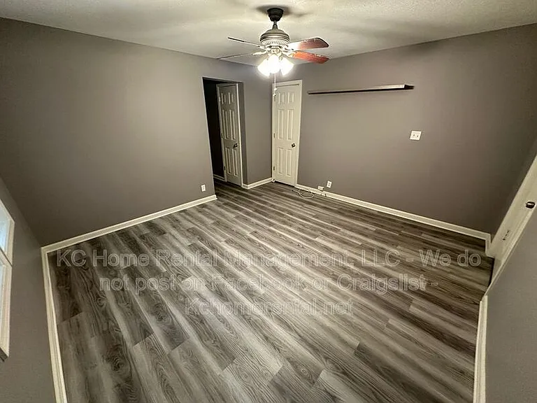 1110 W 41st Ter #1W — Photo 20