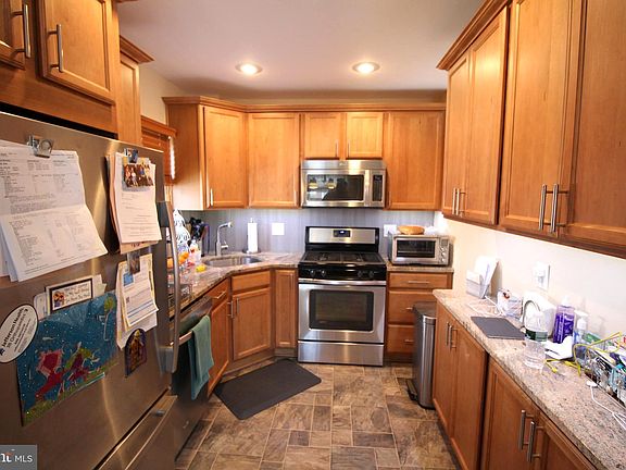 4th image of 10914 Nandina Ct