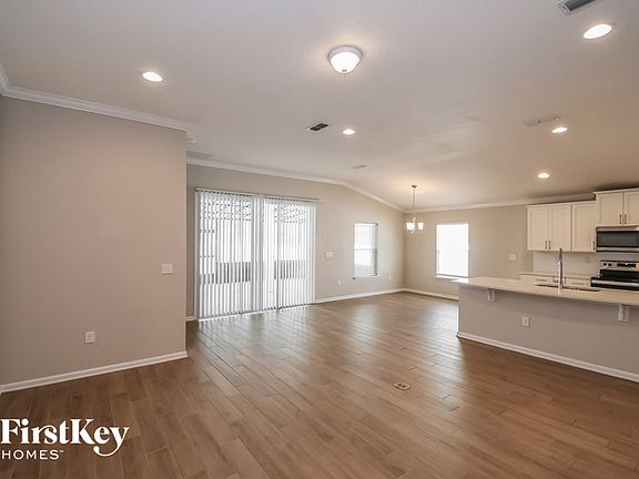 3rd image of 95314 Creekstone Dr
