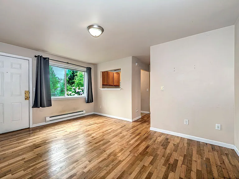800 NE 40th St #800 — Photo 6