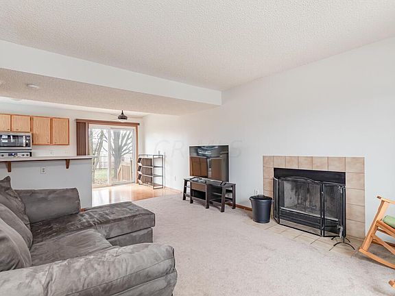 4th image of 3289 Foxpoint Dr