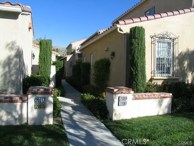 20009 Livorno Way — Photo 2