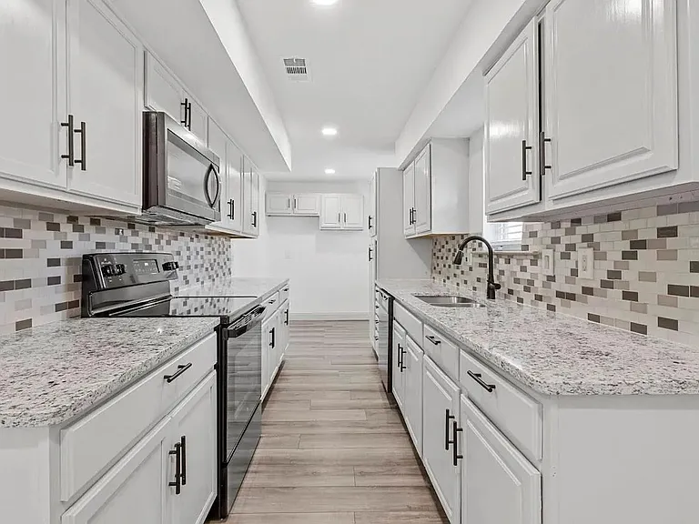 502 Melrose Dr — Photo 20