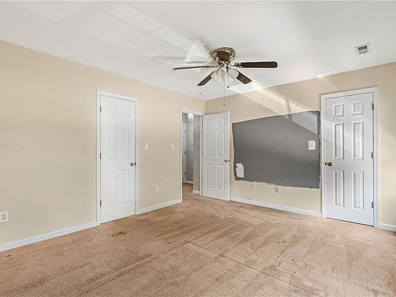 4th image of 439 Eureka Loop