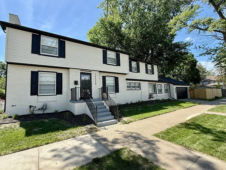16350 Mack Ave — Photo 28